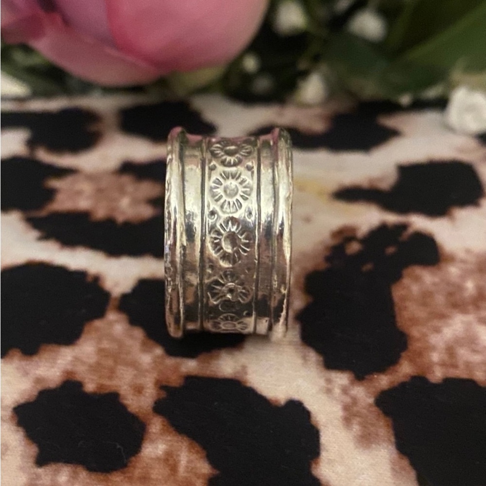 Silpada Sterling Silver ‘Queen For a Day’ ring w/ Cubic Zirconia R2208 -RETIRED- - Picture 6 of 8